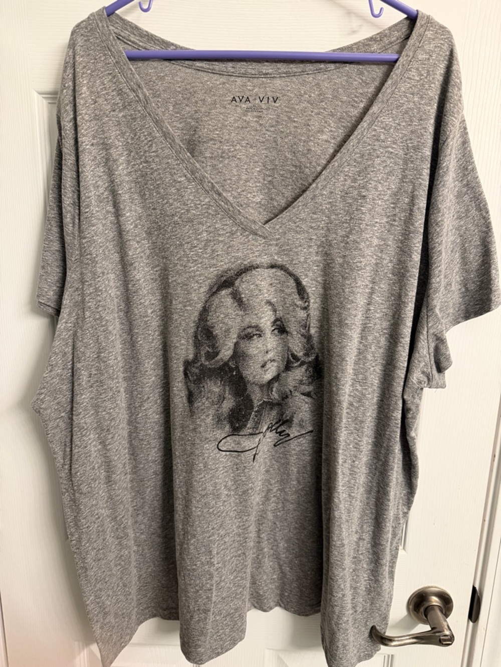 Ava & Viv Heather Gray V-Neck Tee with Portrait Graphic